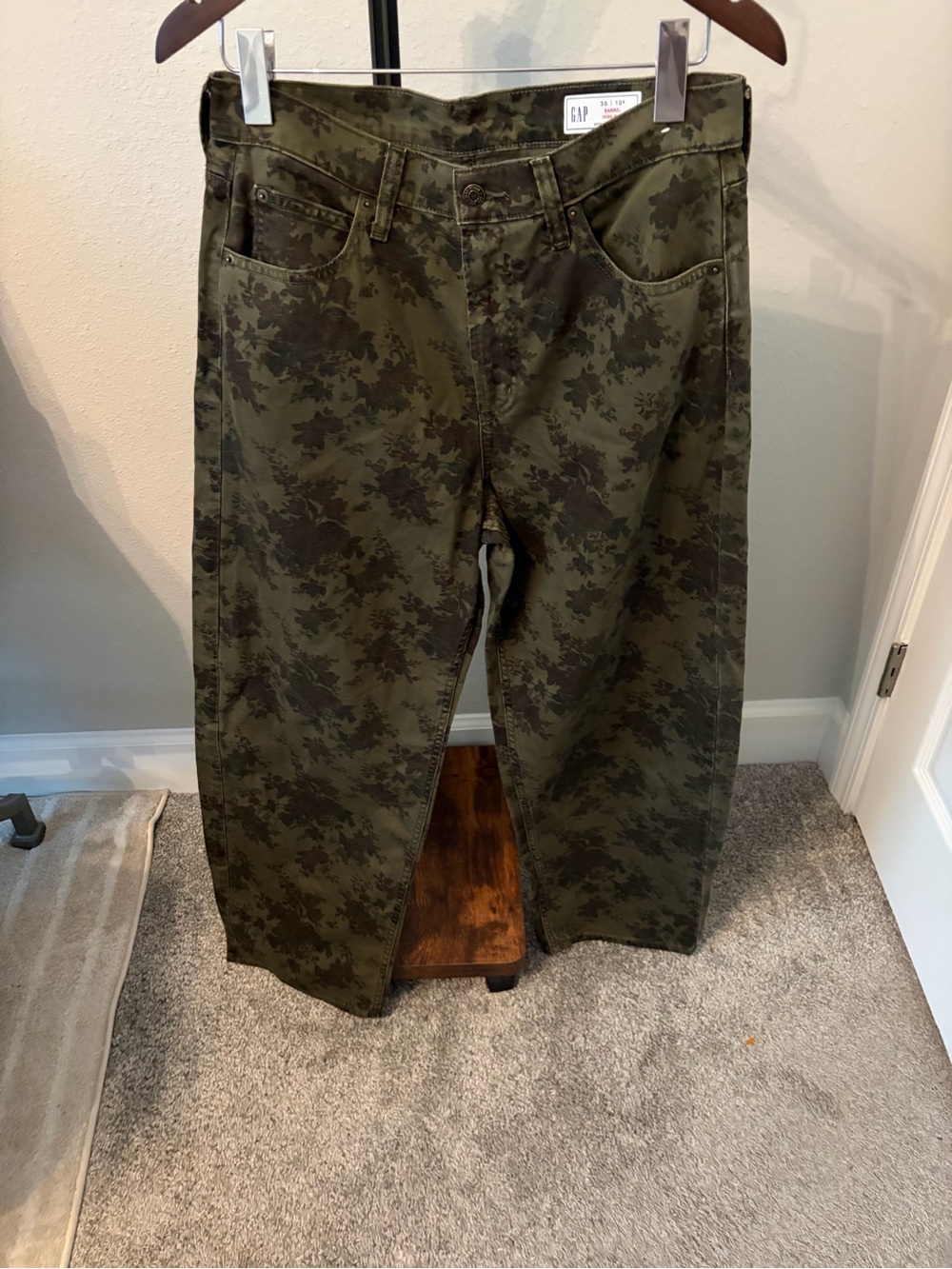 Woman’s GAP Barrel High Rise Jeans